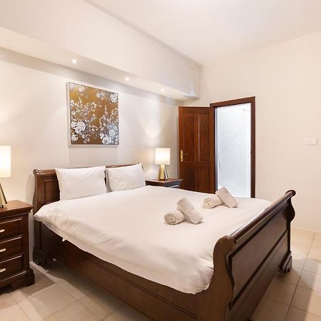Sliema Central Apartment Just Minutes From The Beach By Jl Zewnętrze zdjęcie